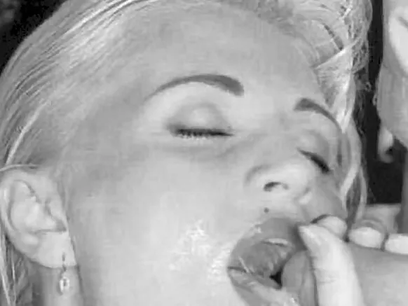¡Madonna mana ñawpaq censurasqa porno videokunata qhawaspa! Famoso runa.