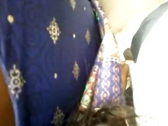 Machu runa tamil nadumanta joven sipasta, tia jerks off in public madura multitud.