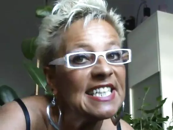 Alemaniamanta puqusqa milf rikuchin imayna q'uñi pay chupan huk kuraq gallo wasipi videopi.
