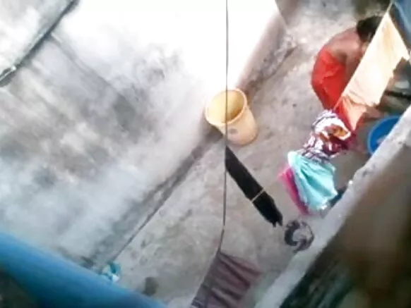 Bengali mama bañando tetona wira puqusqa.