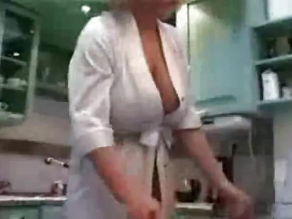Tiayqa mana hatun chuchuyuq, q’uñi puqusqa, q’ala q’uñi yanukun.