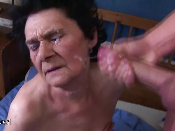 Amateur abuela munakun chay joder machu sabor wayna cum.